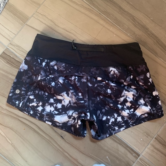 y2k vintage lululemon shorts! - Picture 2 of 3